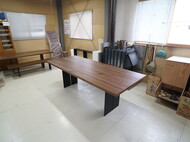 料理スタジオ用特注テーブル　ウォールナット　スチール脚　高さ H80cm