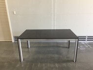 伸張式テーブル　W1600 - 2115 D900 H730