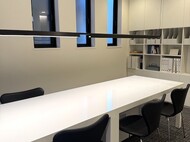 ホームオフィス用白テーブル、キャスター付き複合機用キャビネット